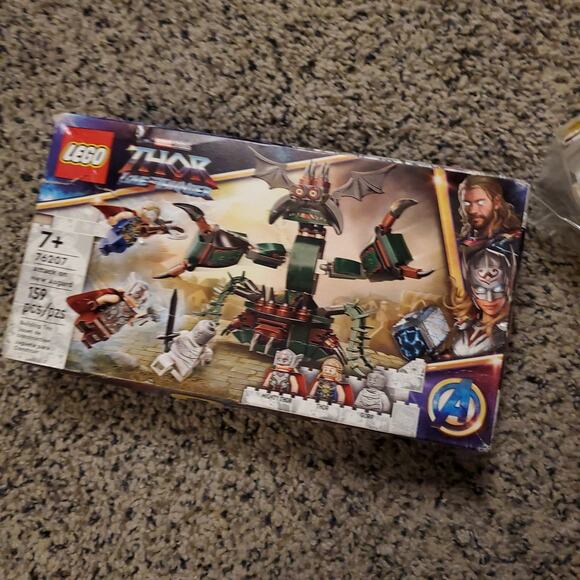 Lego - Picture 2 of 2